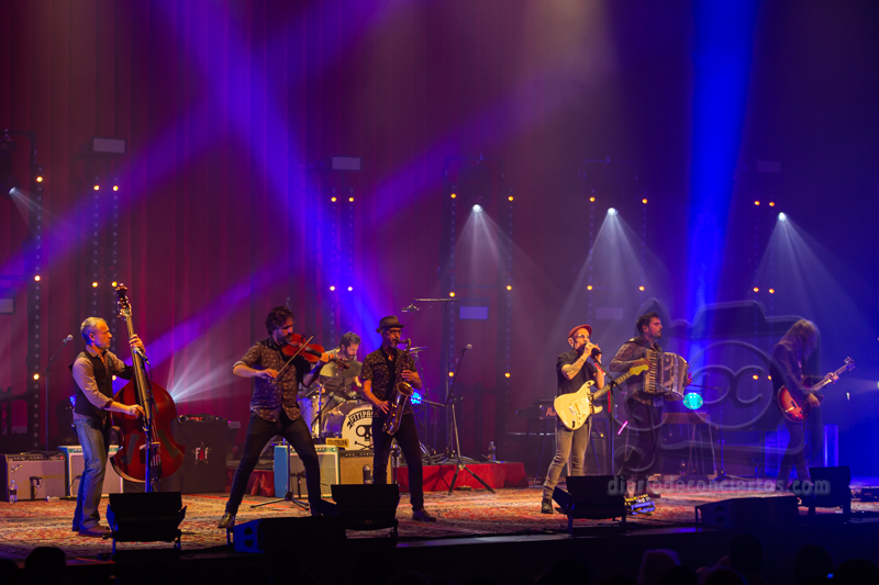 FITO & FITIPALDIS ARRASAN EN EL CAEM DE SALAMANCA